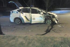 ВАЗ врезался поочередно в две машины, одна из которых была полицейской