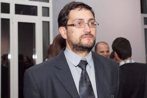 Сергей Дибров: Электорат Бойко и Новинского предпочитает лидеров-победителей. После блокирования в аэропорту им тяжело становиться в позу жертвы