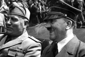 За фото с Муссолини и Гитлером грозит до трех лет тюрьмы