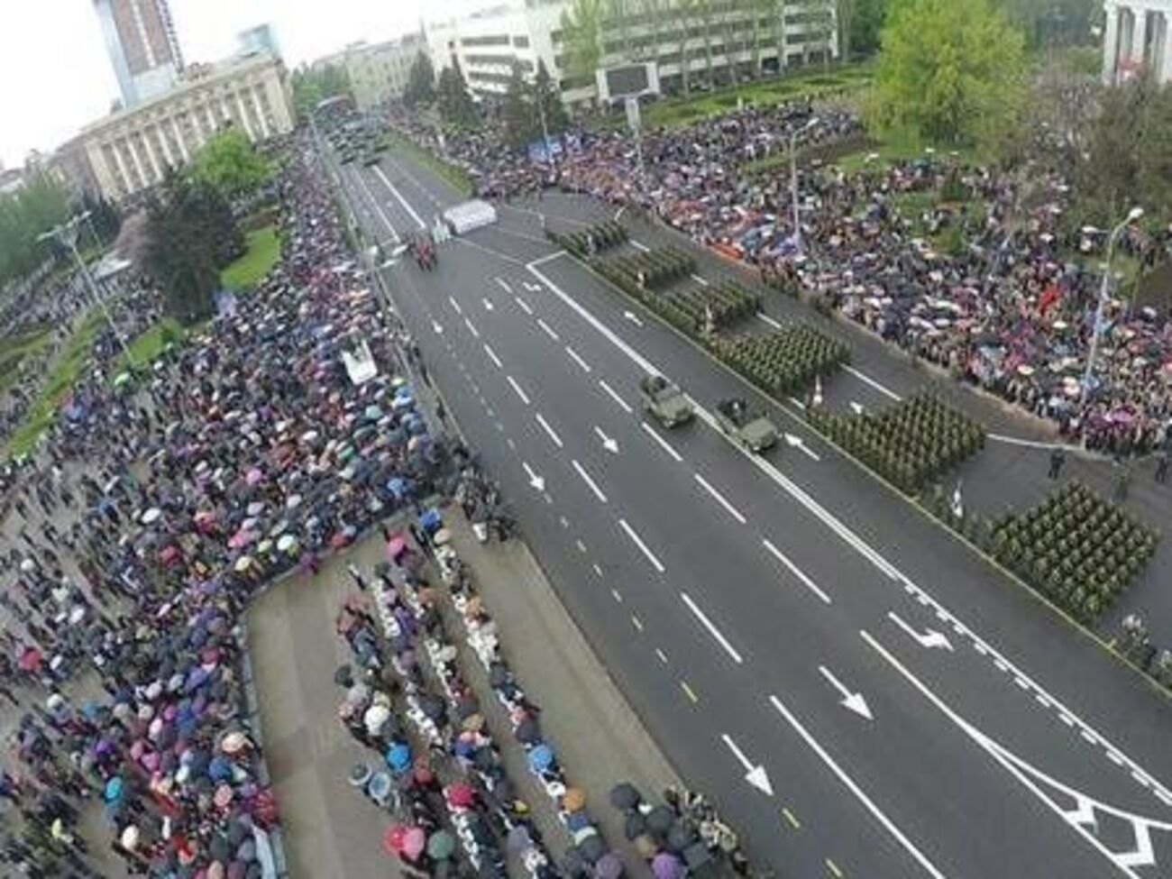 ОБСЕ выступила против использования боевой техники на парадах в оккупированных Луганске и Донецке