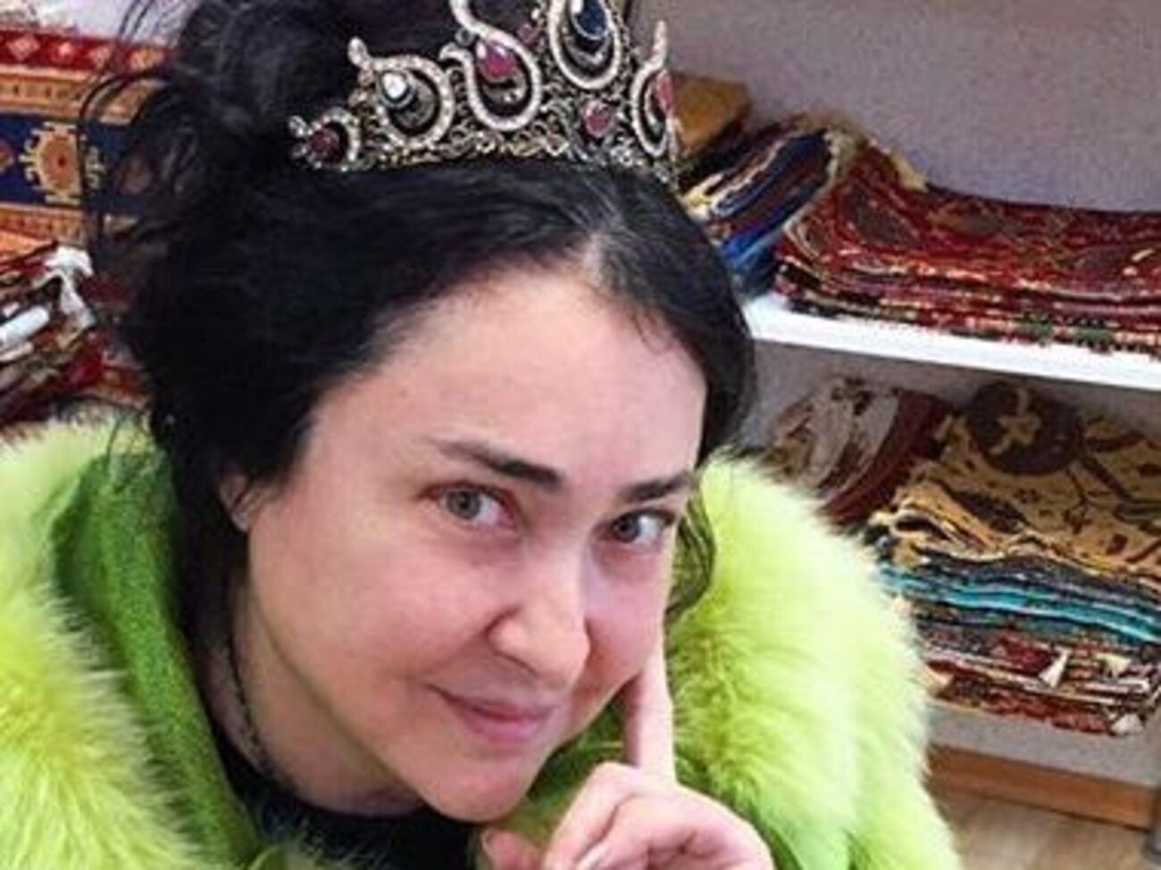 Лолита: Я&nbsp;гордо ходила в короне по исторической местности и мужу готовила куриную печень дома!