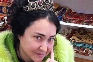 Лолита: Я гордо ходила в короне по исторической местности и мужу готовила куриную печень дома!