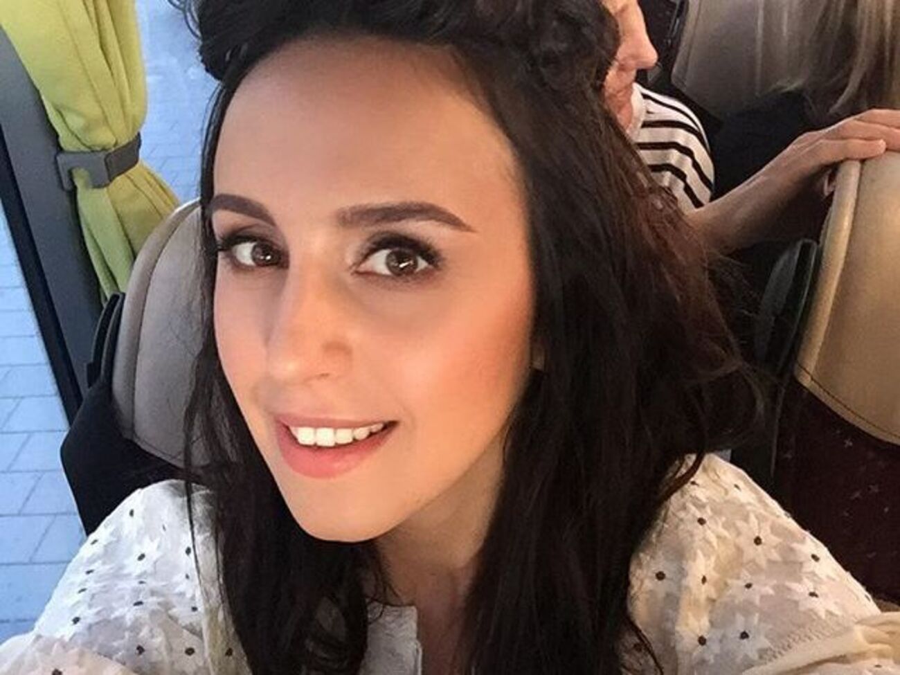 Джамала выбрала для прогулки платье от Виты Кин