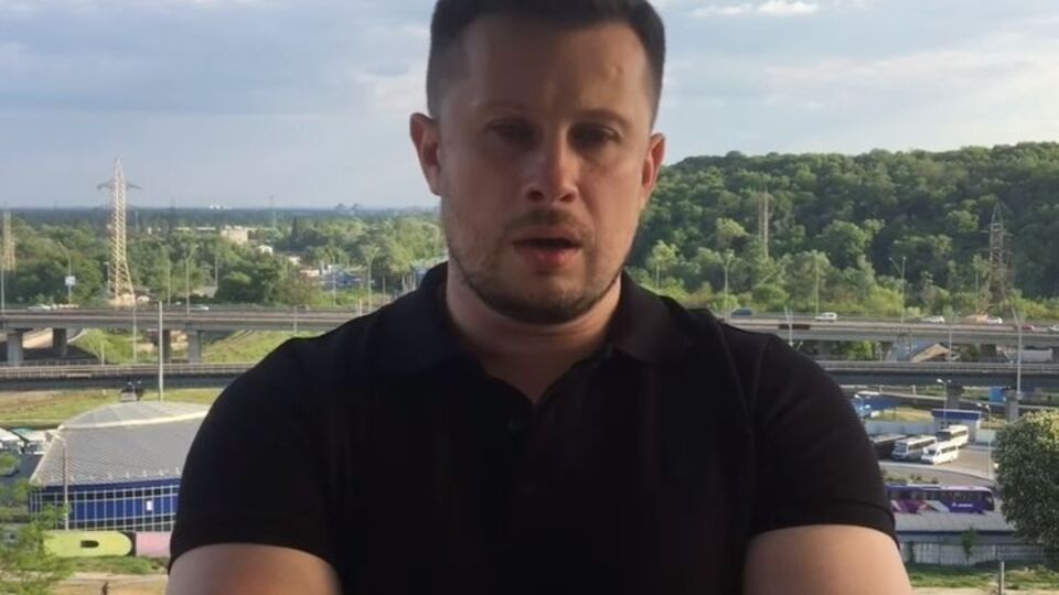 Билецкий: Я обращаюсь к президенту с тем, чтобы этот человек был снят им как позорящий имя и достоинство украинского солдата