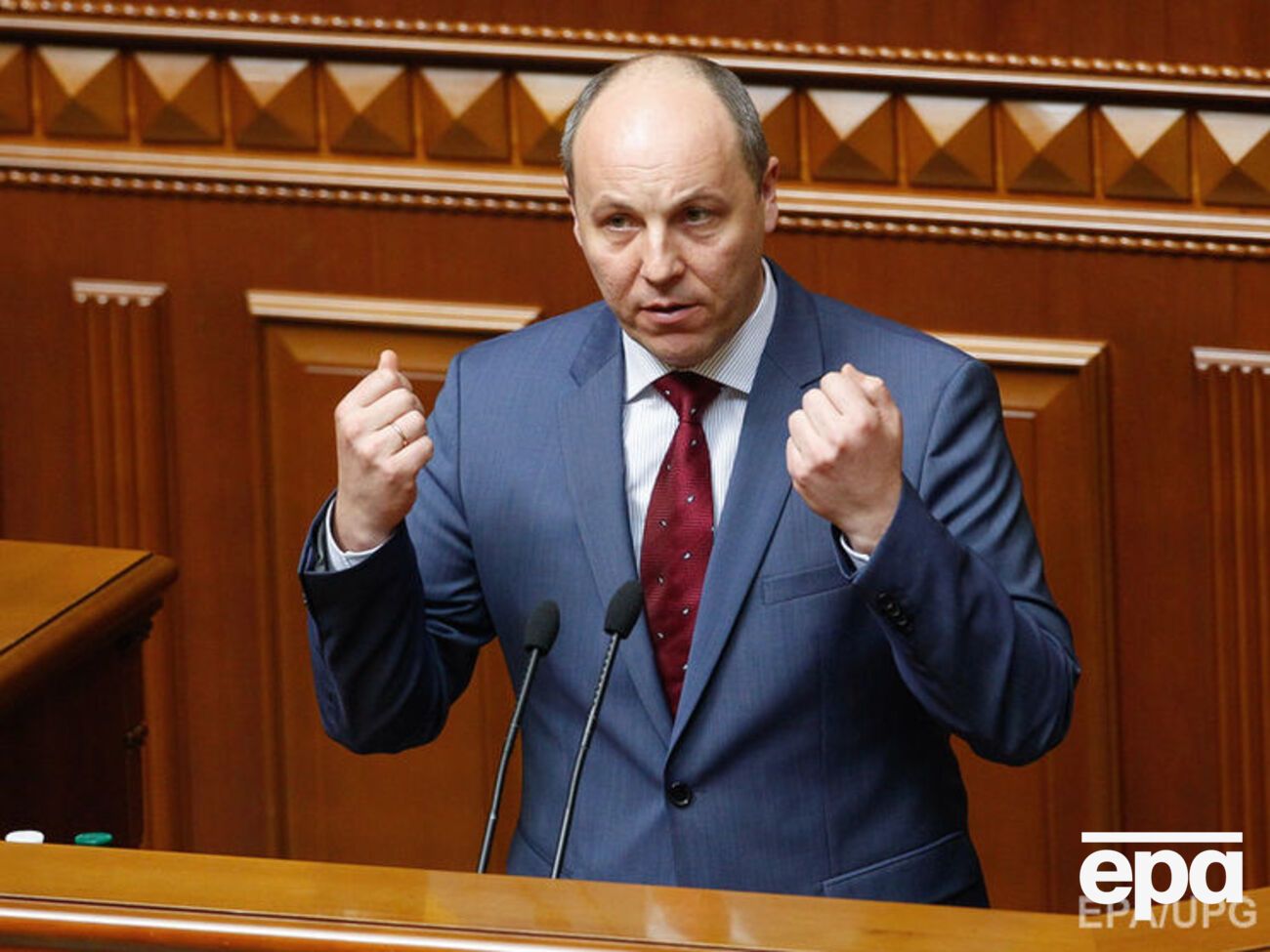 Парубий считает Луценко наиболее подходящим кандидатом на пост генпрокурора