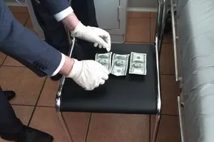 СБУ задержала на взятке двух полицейских