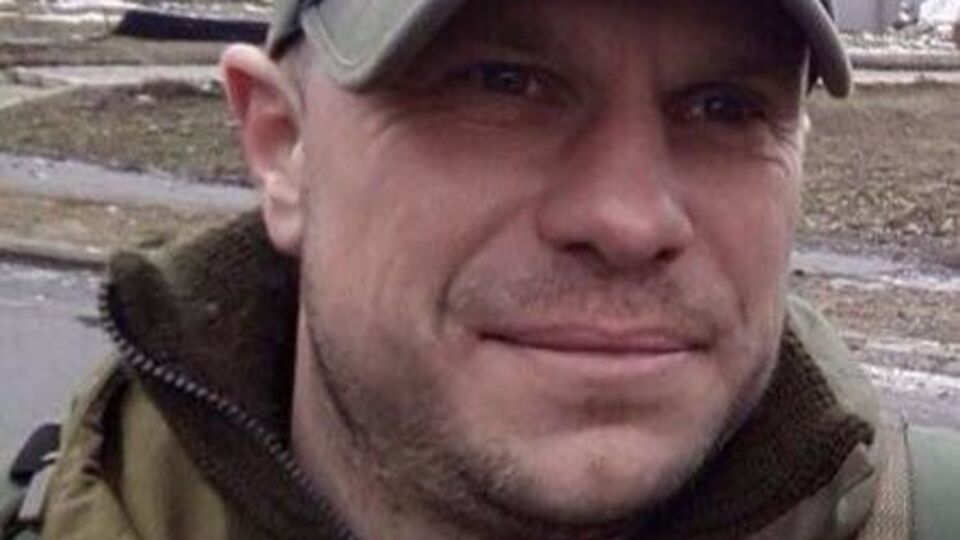 По словам Ильи Кивы, он не обращал внимания на висящие в студии его телепрограммы портреты