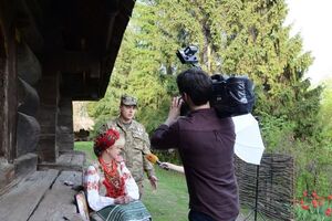 Волонтерский проект организовал фотосессию украинских военных с их матерями