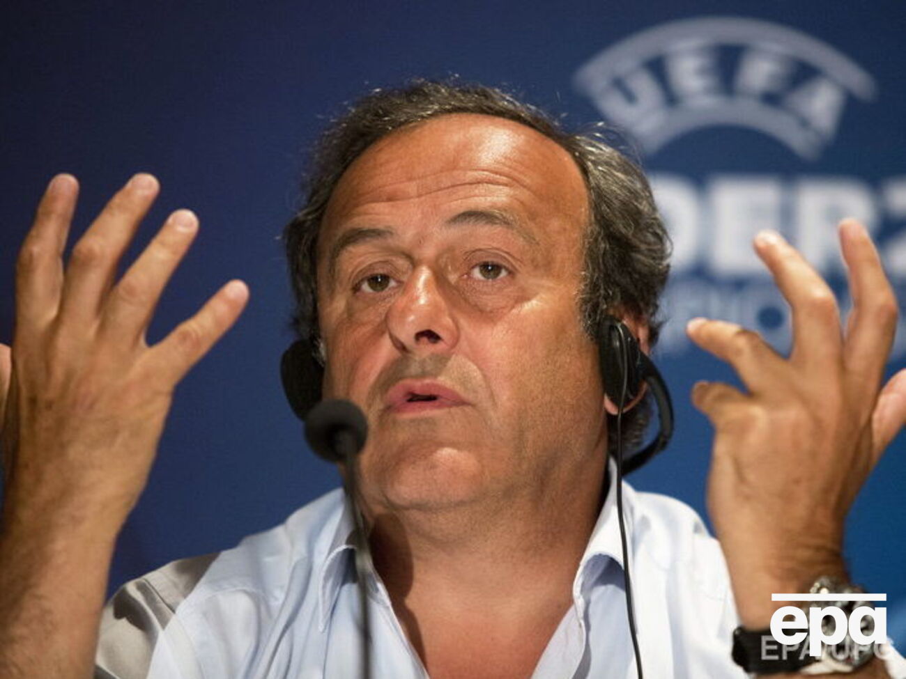 Платини покидает пост президента УЕФА