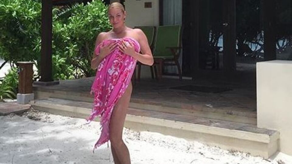 Волочкова: Тропический ливень! Но и при нем Мальдивы - прекрасны!