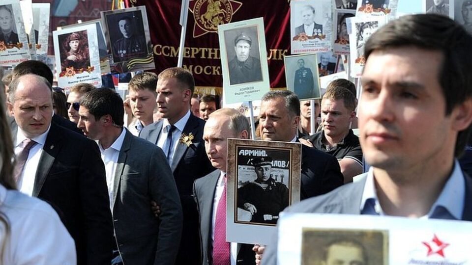Путин с портретом отца