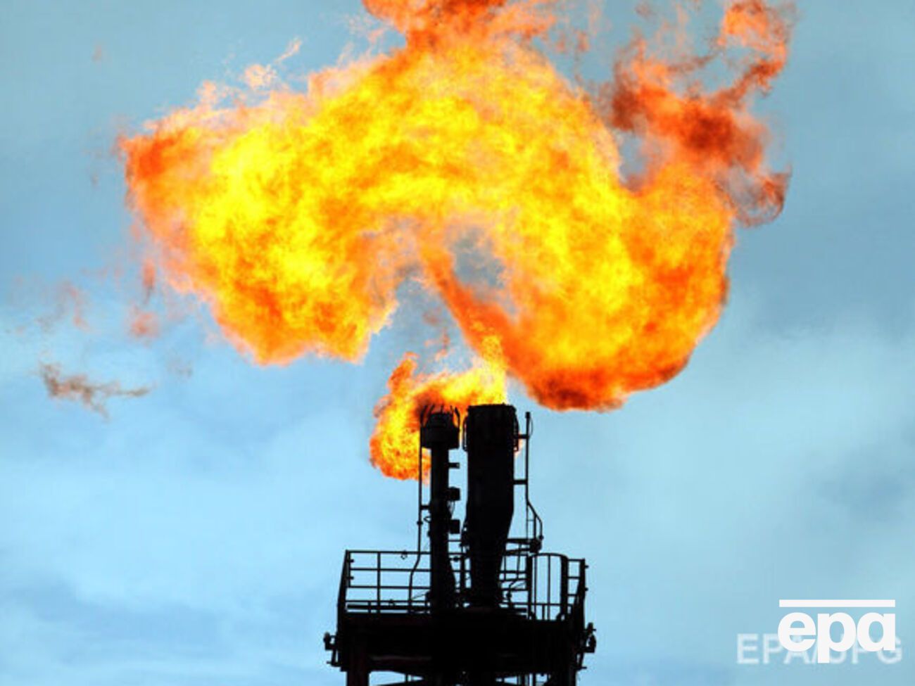 После полудня 9 мая нефть начала стремительно дешеветь