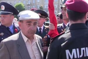В Черкассах произошел конфликт из-за красного флага