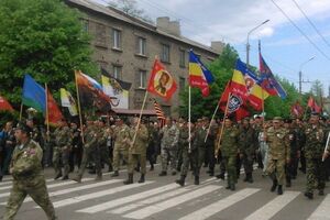 Боевики "ЛНР" со знаменами "Круга спасения Дона", основанного нацистским преступником атаманом Петром Красновым