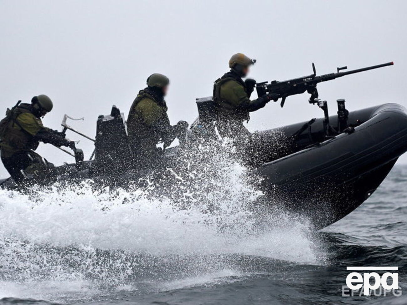 Местный житель стал свидетелем высадки военных на остров