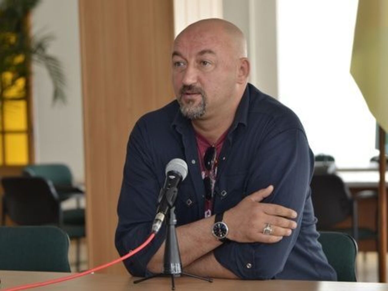 Алексей Мочанов считает, что люстрация стала попыткой выплеснуть ребенка, а "вода остается в кастрюле"