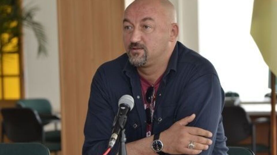 Алексей Мочанов считает, что люстрация стала попыткой выплеснуть ребенка, а "вода остается в кастрюле"