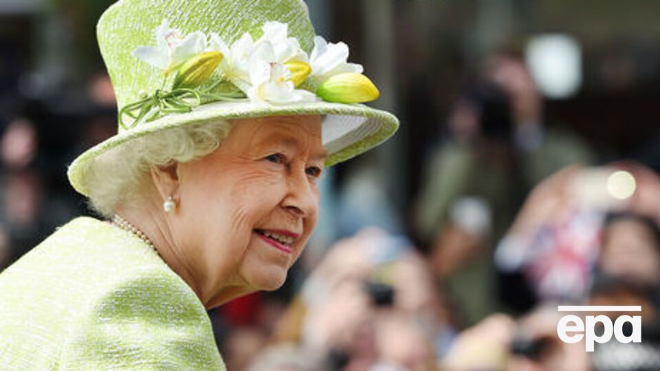 Vanity Fair: Представляем звезд нашей обложки: Холли, Уиллоу, Вулкан, Кэнди и Королева