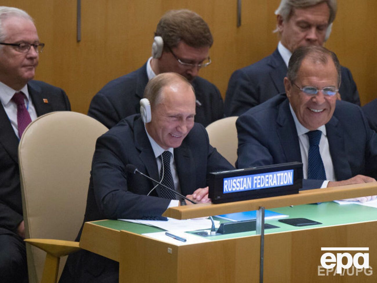 Шутливые аккаунты, пародирующие Владимира Путина и Сергея Лаврова, насчитывали десятки тысяч подписчиков