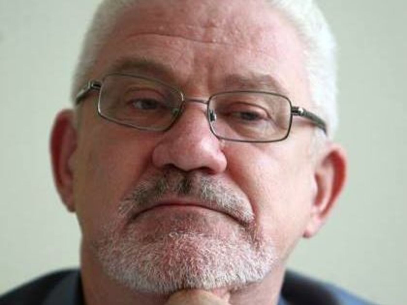 Шишкин полагает, что любое изменение Основного закона ставит под угрозу суверенитет Украины