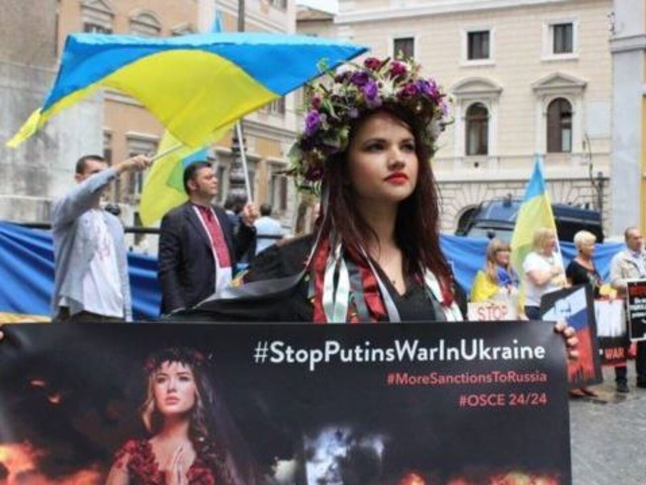 Участники акции "Стоп, Путин! Стоп, война!" обратятся в Европейский парламент с требованием заставить Россию вывести свои войска с территории Украины
