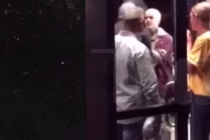 Бибер пострадал из-за футболки с Кливлендской баскетбольной командой