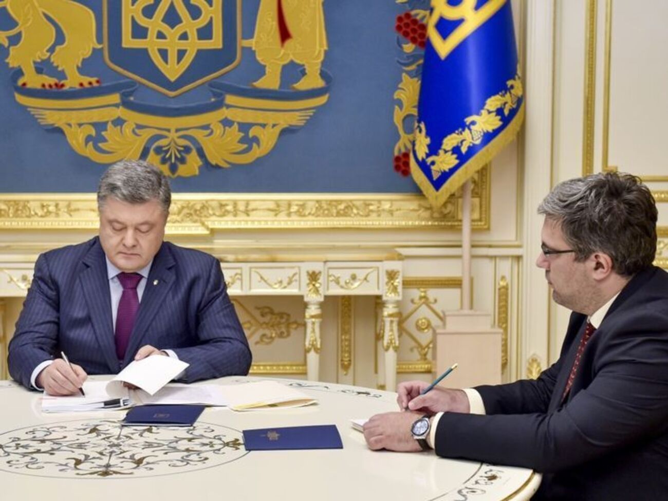 Порошенко:&nbsp;Ценой чрезвычайных усилий нам наконец удалось сломить негативную тенденцию падения ВВП