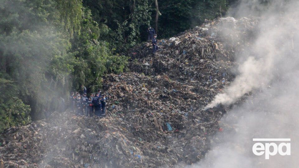 Пожар на свалке под Львовом потушили