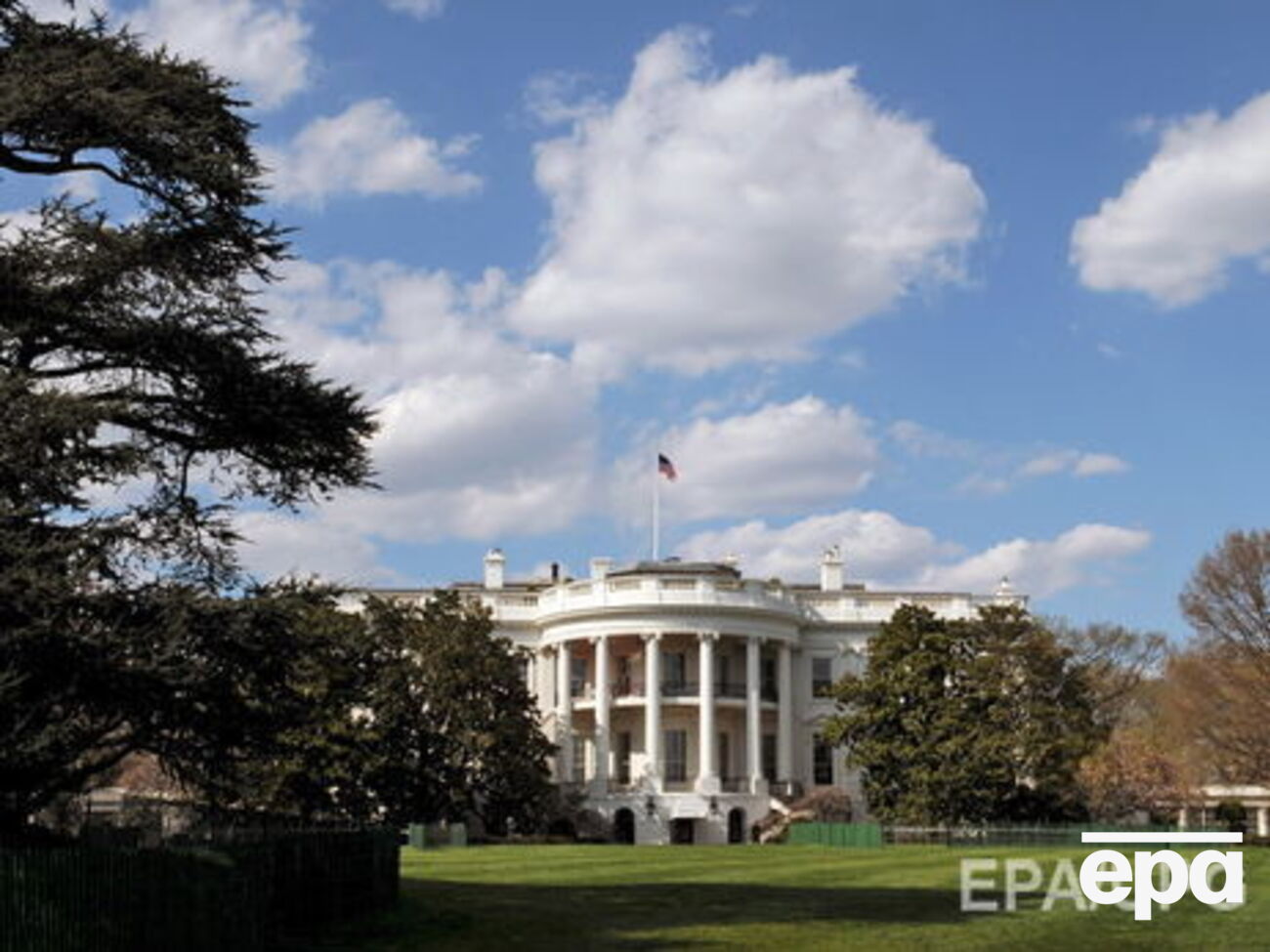 Белый дом продлил санкции в отношении белорусских властей