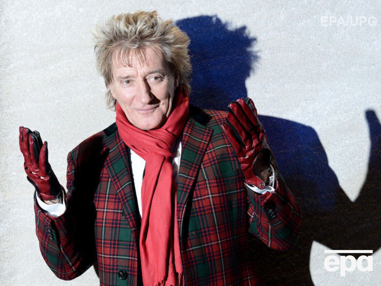 Стюарт пообещал носить рыцарское звание с достоинством