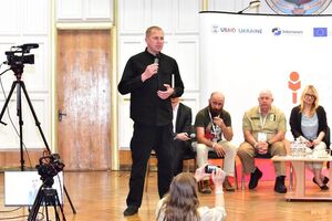 Аброськин: На оккупированных территориях действует закон "у кого оружие, у того и власть"