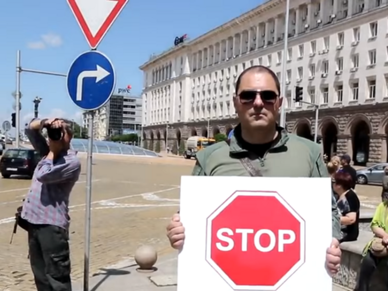 Акции под лозунгом "Стоп, Путин! Стоп, война!" проходят 10-11 июня во многих странах Евросоюза, а также в США и Канаде