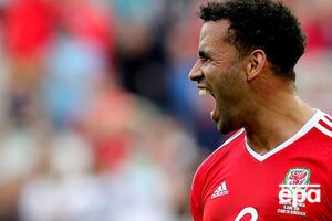 Хэл Робсон-Кану (на фото) получил пас, позволивший ему забить победный гол, от полузащитника своей команды Аарона Рэмзи