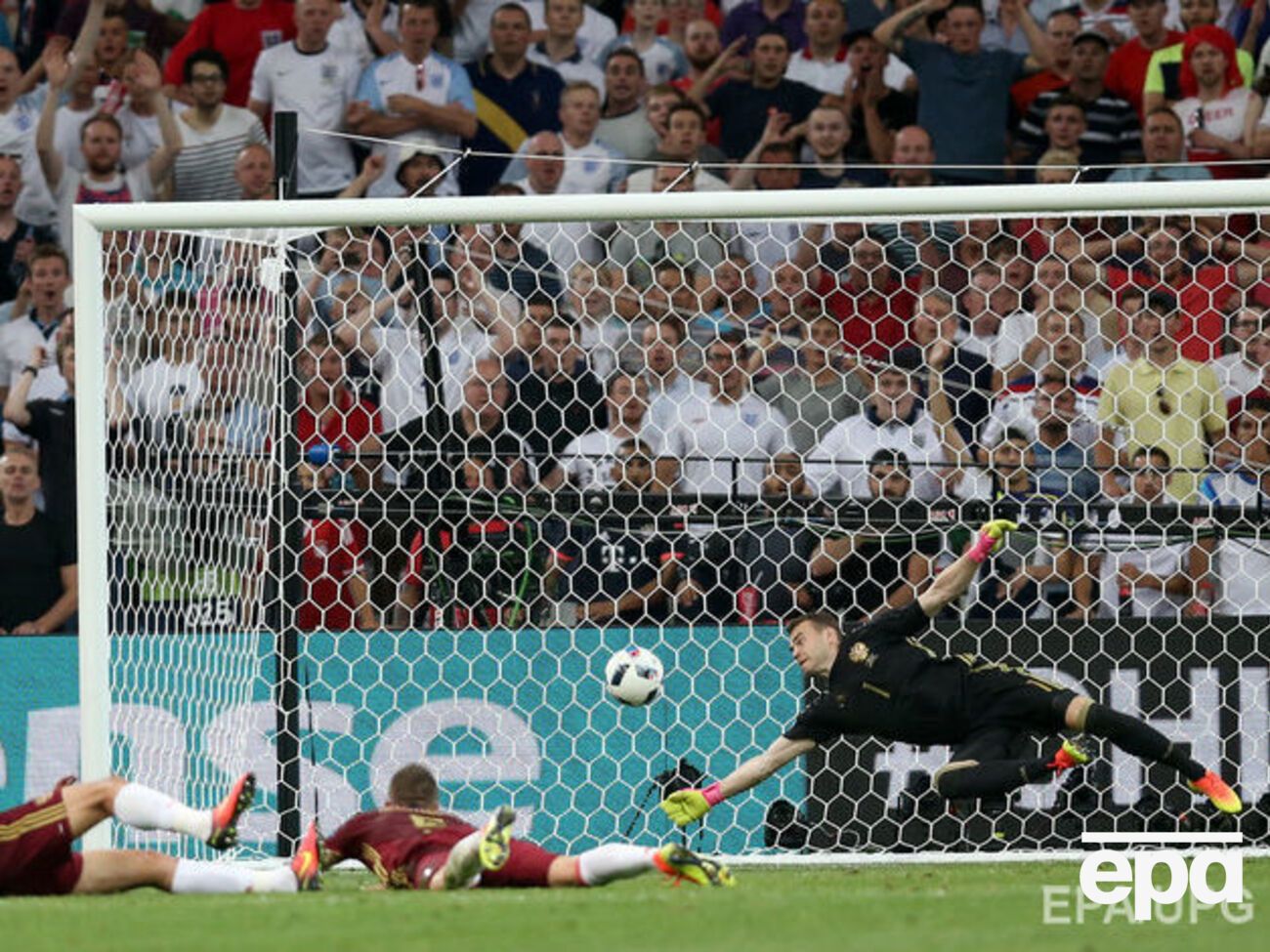 Россия вырвала ничью в матче с Англией