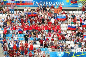 Агентство The Associated Press писало, что Россию могут ждать более жесткие санкции, чем Англию, поскольку россиян уже наказывали за поведение болельщиков на Евро 2012
