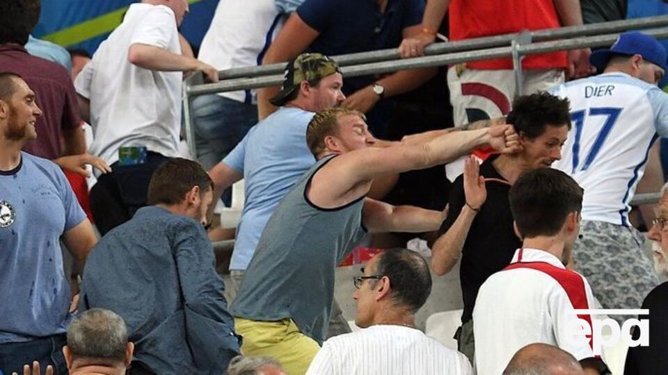 Бабченко: Прет их от этого – выходить набуханной толпой друг против друга и добровольно отправлять друг друга в реанимации