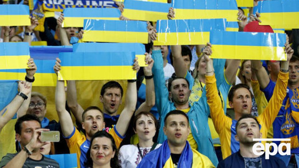 На стадионе в Лилле исполнили гимн Украины