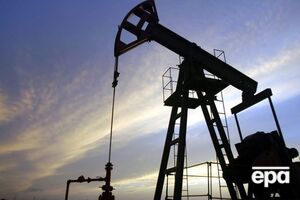 Нефть немного подешевела