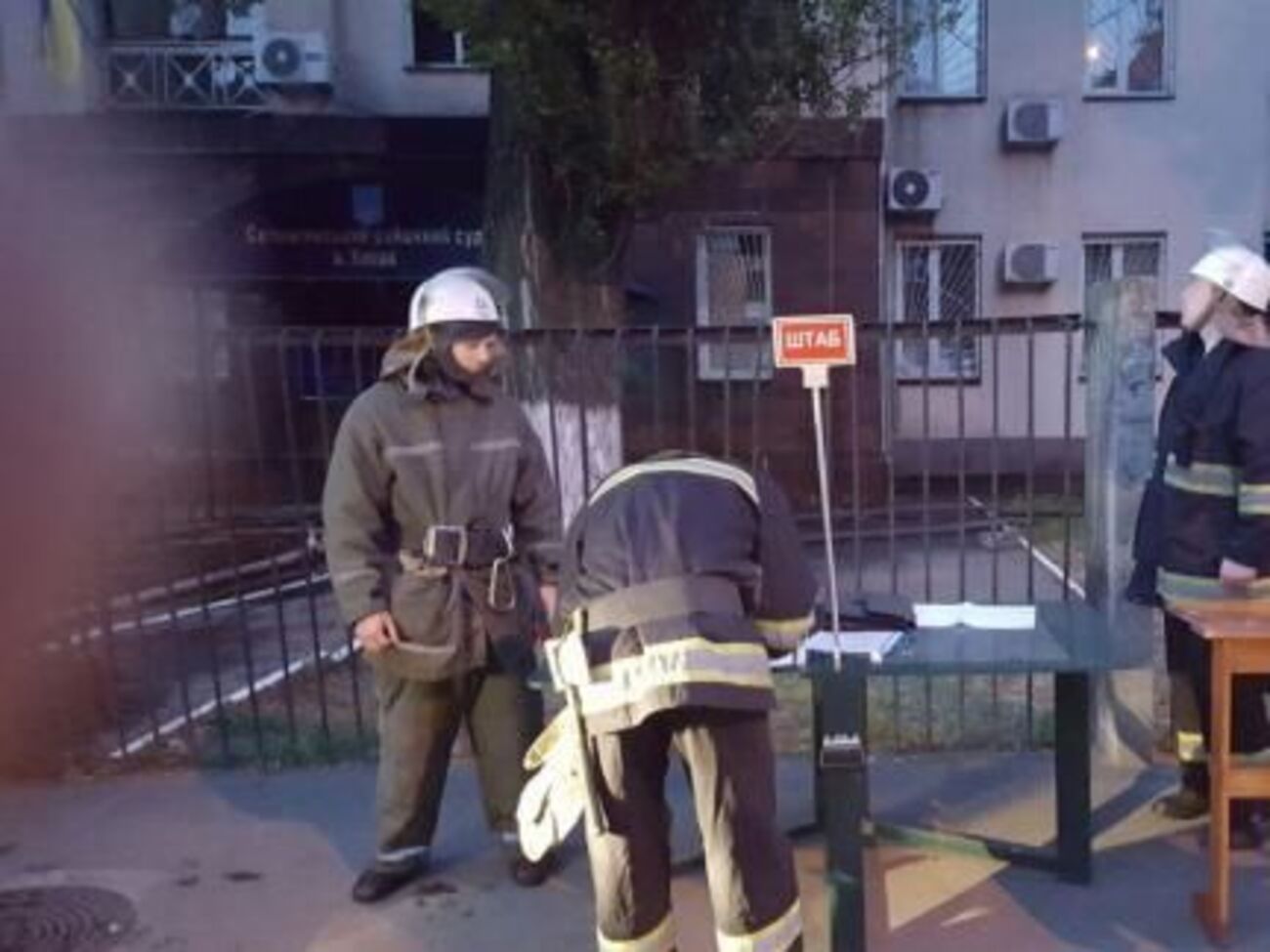 Рано утром загорелось здание Соломенского райсуда