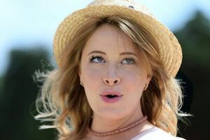 Кравец в "интересном положении" прогулялась по городу