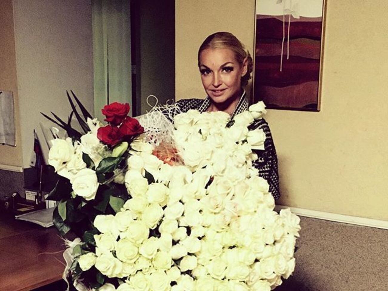 Волочкова опубликовала сразу несколько фото своих шпагатов