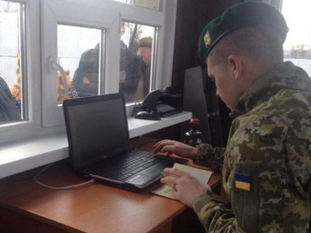 Работа пункта пропуска "Грушев" временно приостановлена