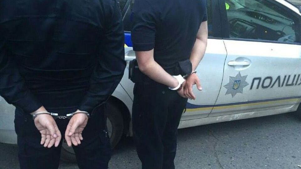 Задержанные требовали от водителя взятку за возвращение изъятых документов