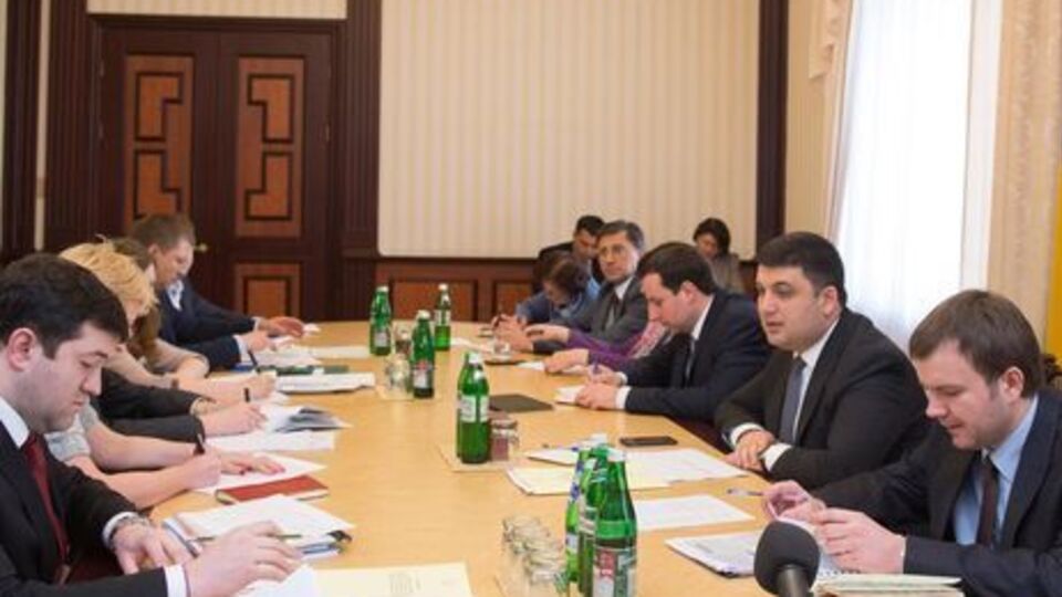 Гройсман подписал постановление о создании мобильных групп на таможне