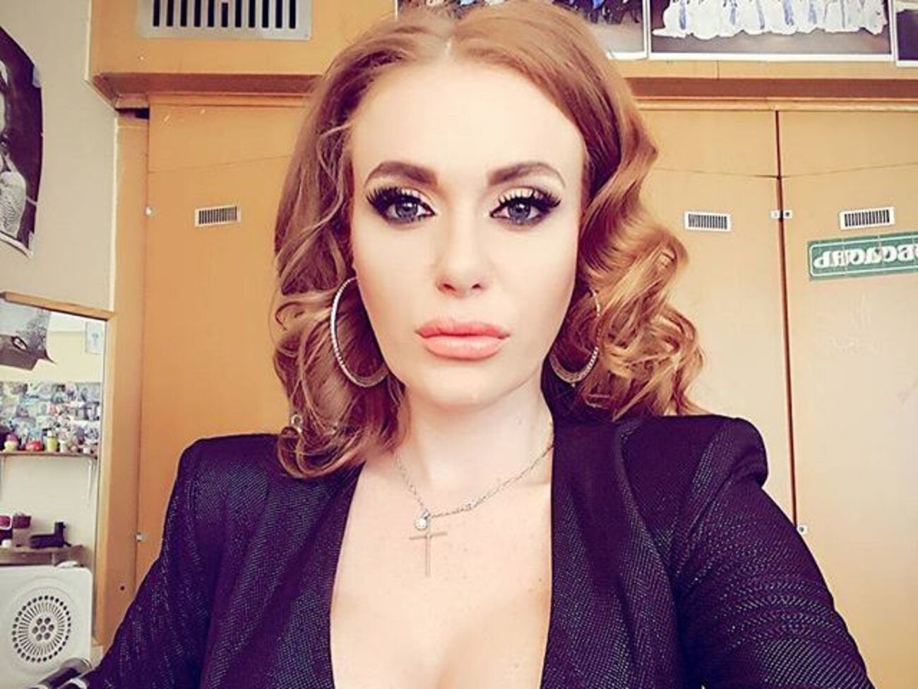Слава: Лаура наделала шкоду - решила папе хирургу исправить форму носа