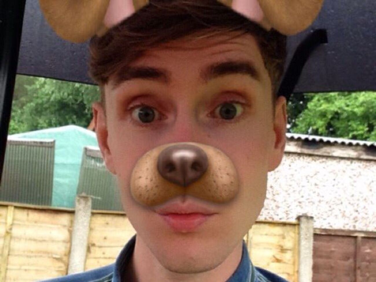 Британец Бен Джон:&nbsp;Открыл ноутбук моей бабушки и увидел, что когда она гуглит что-то, пишет "пожалуйста" и "спасибо". Я не могу!