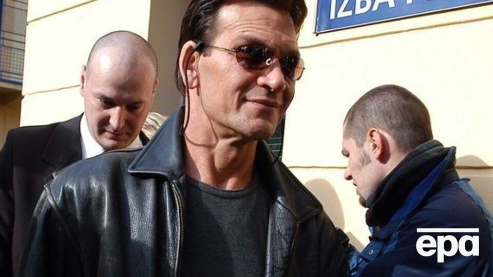 По словам подруги детства, Суэйзи со слезами на глазах рассказывал об издевательствах жены