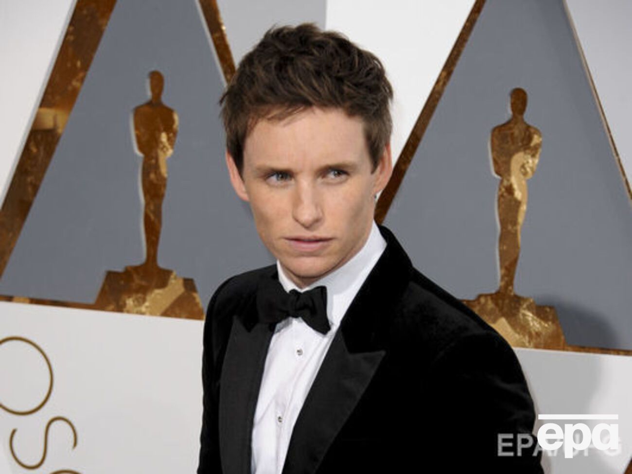 Редмэйн позировал для Prada