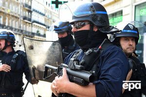 Полиция применила слезоточивый газ против болельщиков