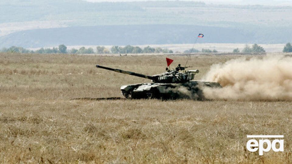 Танк РФ с флагом террористической организации "ДНР"